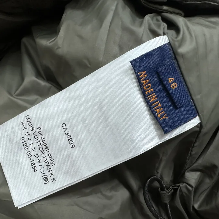 ルイヴィトン ダウンジャケット バイカラー