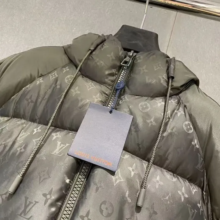 VUITTON ダウン 厚手 防寒