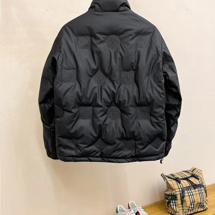 ルイヴィトン ダウン ジャケット ブラック 流行り