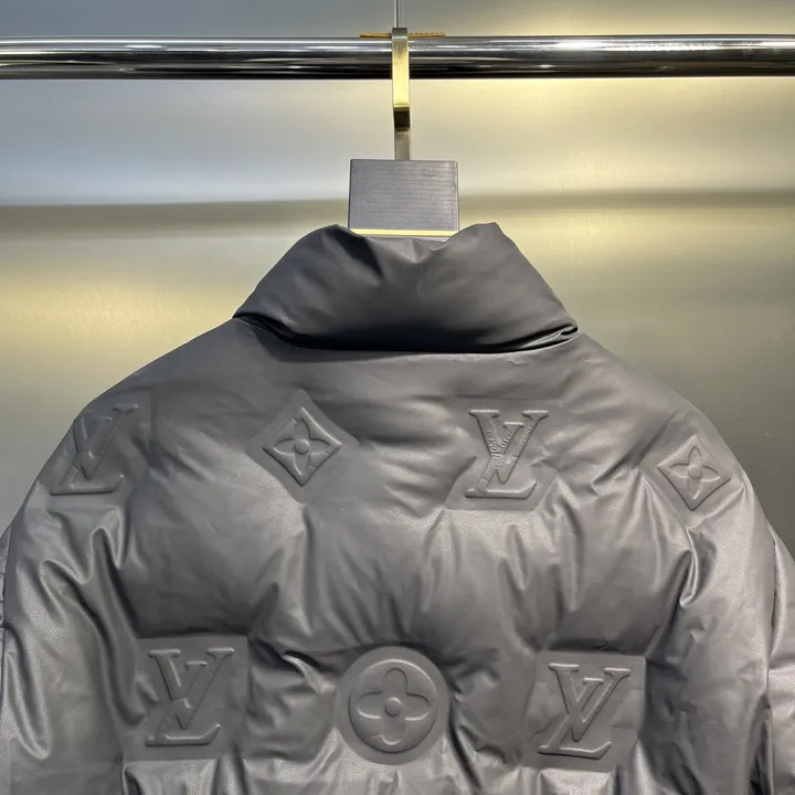 ルイヴィトン 冬 ダウン アウター