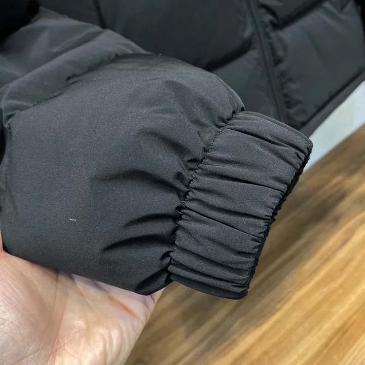 ルイヴィトン 立体感 ダウンジャケット