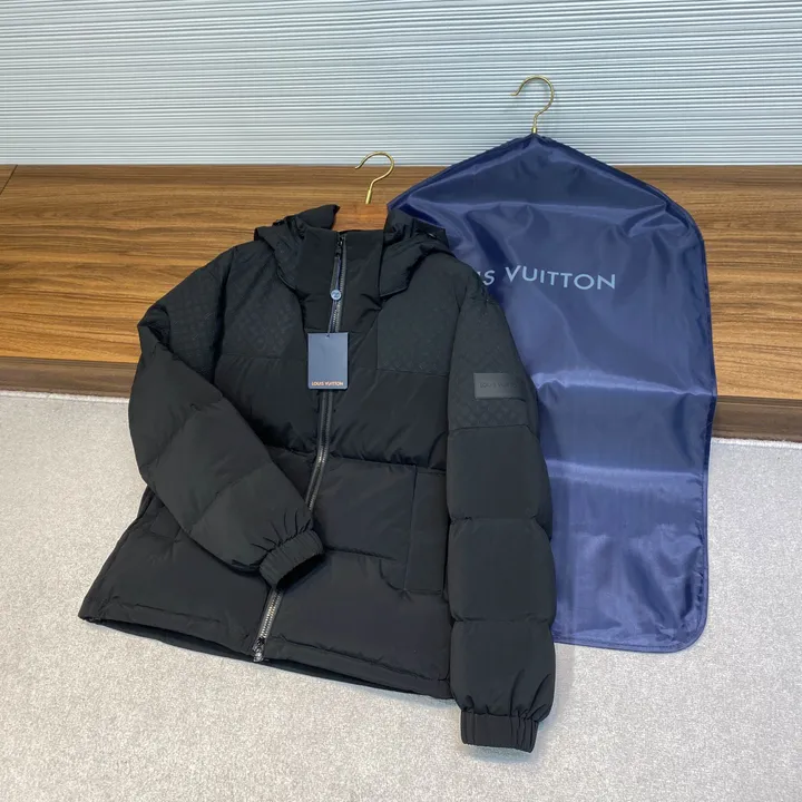 LOUIS VUITTON ダウン 暖かい 軽量