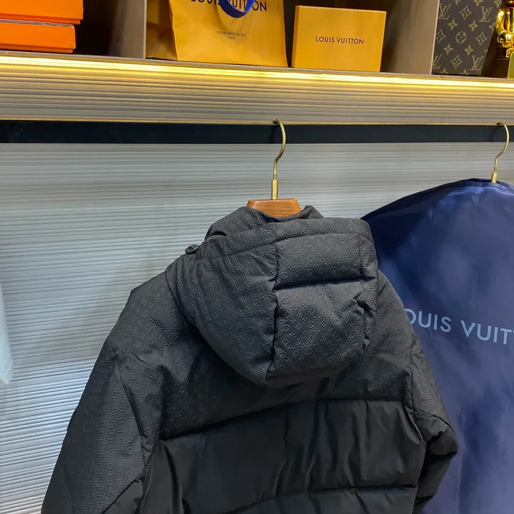ルイヴィトン モノグラム ダウンジャケット