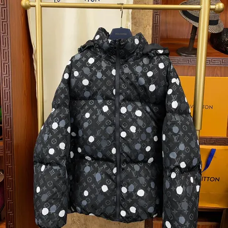 ルイヴィトンｘ草間彌生 ダウンジャケット
