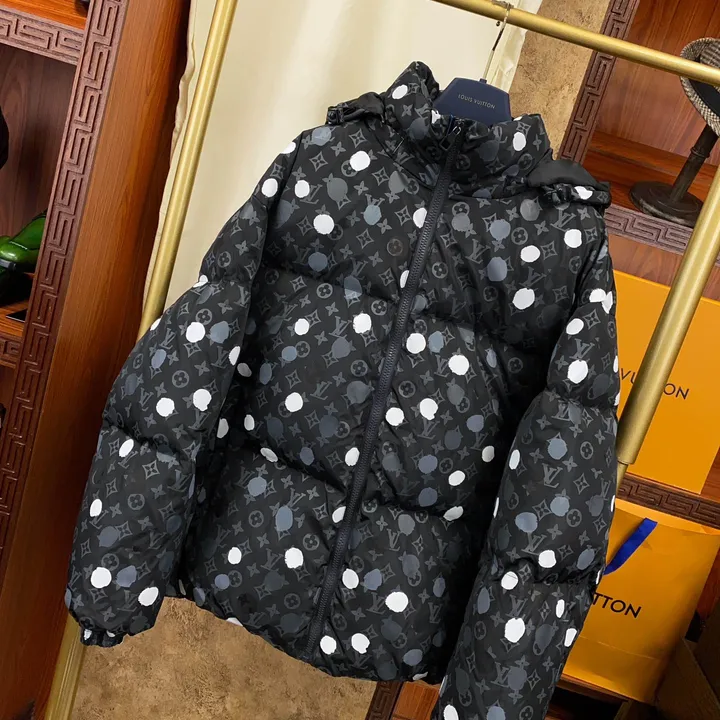 ルイヴィトンｘ草間彌生 ショートダウン