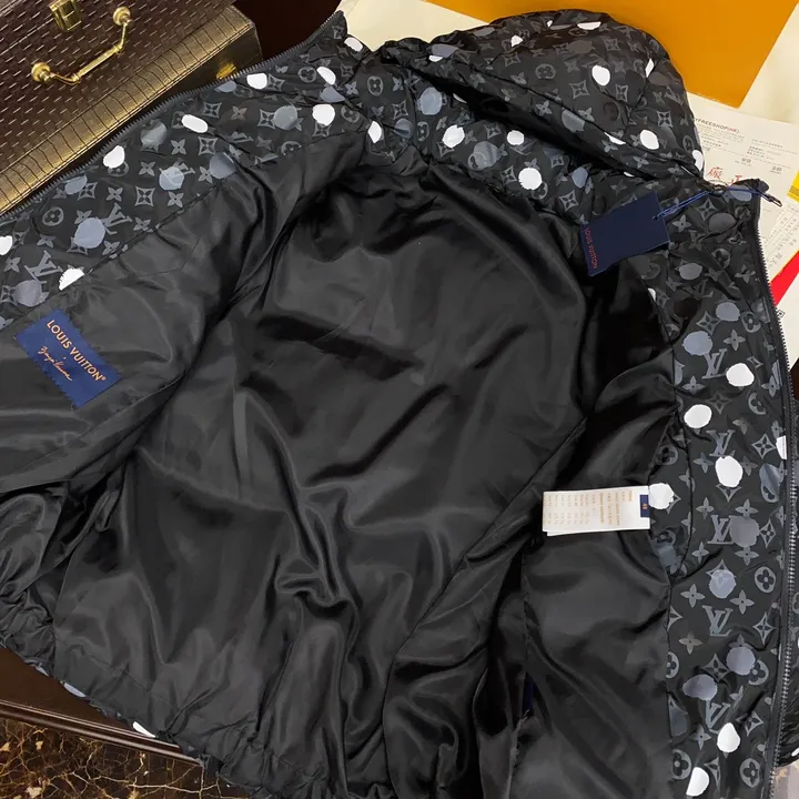 草間彌生 ダウンジャケット 秋冬新品