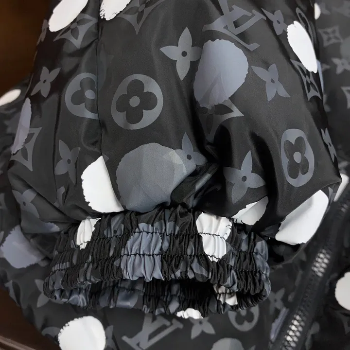 nigoｘLV コラボ ダウンジャケット