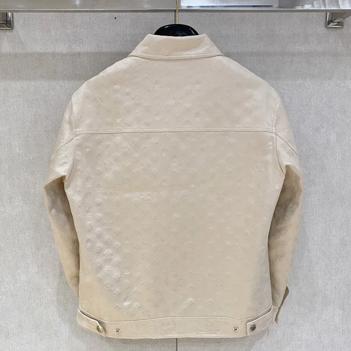 ルイヴィトン エンボス レザージャケット