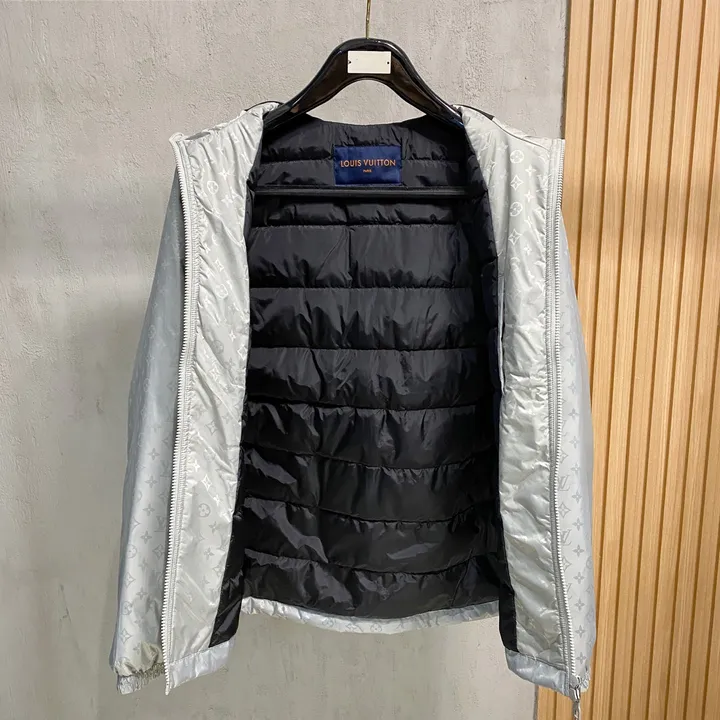 ヴィトン ダウンジャケット 人気