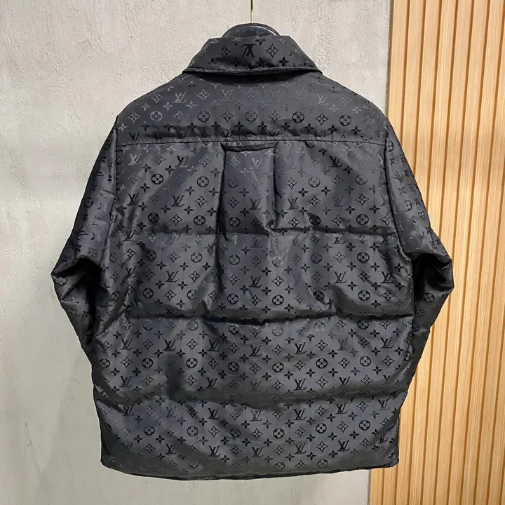 LOUIS VUITTON 冬コート ブラック