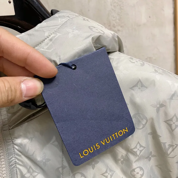 ルイヴィトン レディースダウンジャケット