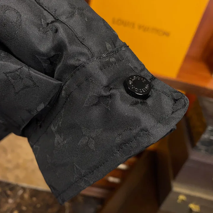 ヴィトン ブラック ダウンジャケット