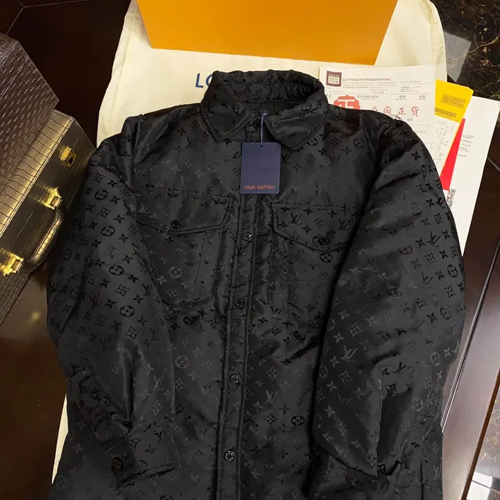 ルイヴィトン 暖かい ダウンジャケット