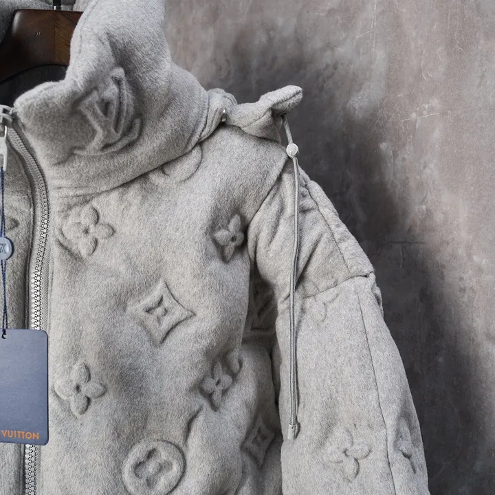 ルイヴィトン カシミヤ ダウンジャケット