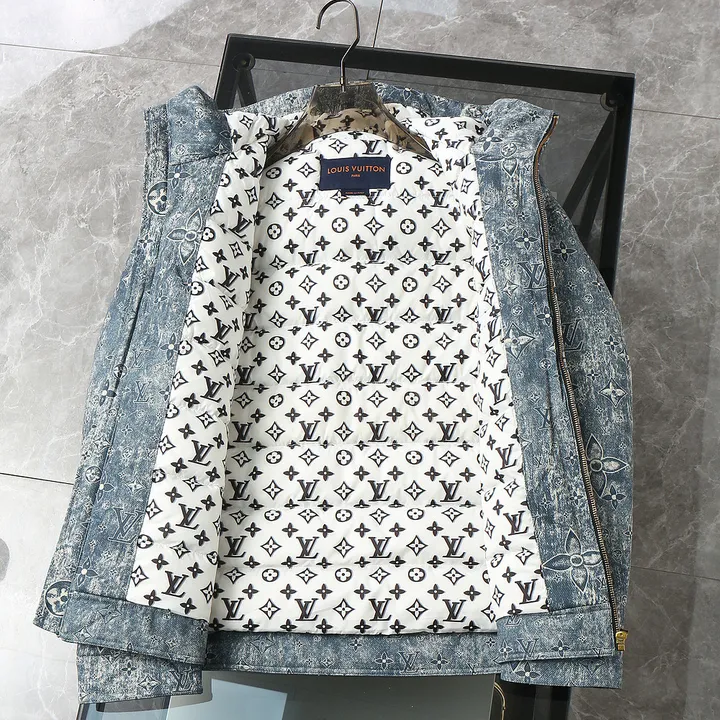 ルイヴィトン モノグラムダウンジャケット