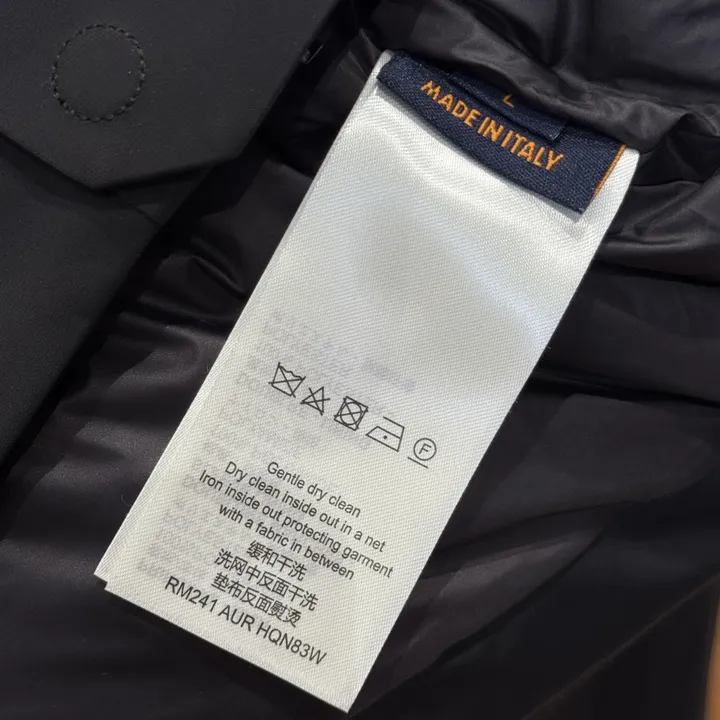 ルイヴィトン 暖かいダウン 偽物