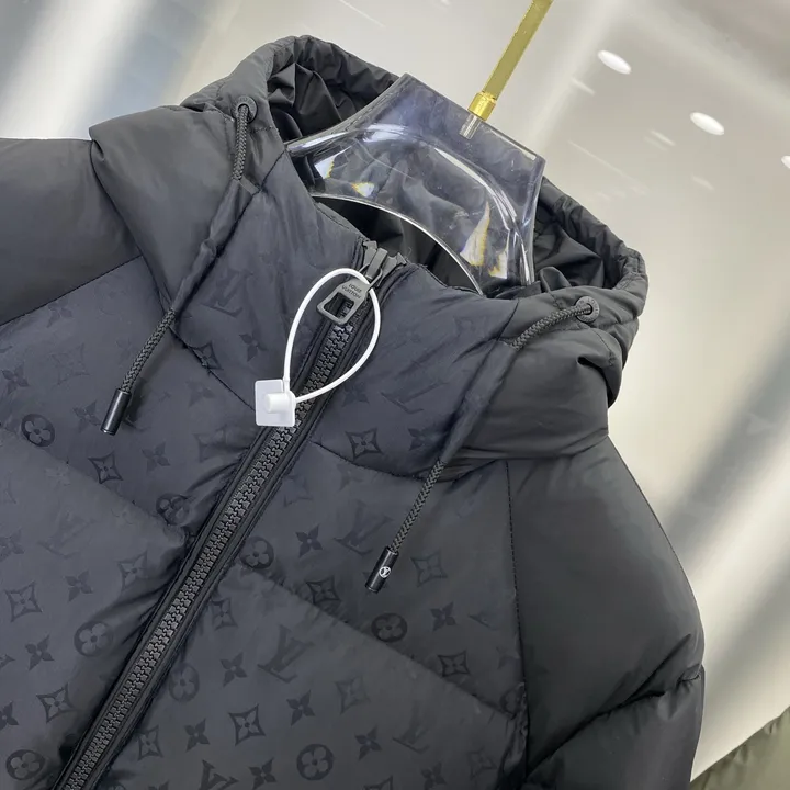 VUITTON メンズ ダウンコート