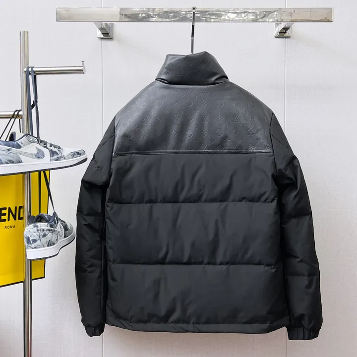 ルイヴィトン モノグラム ダウンジャケット