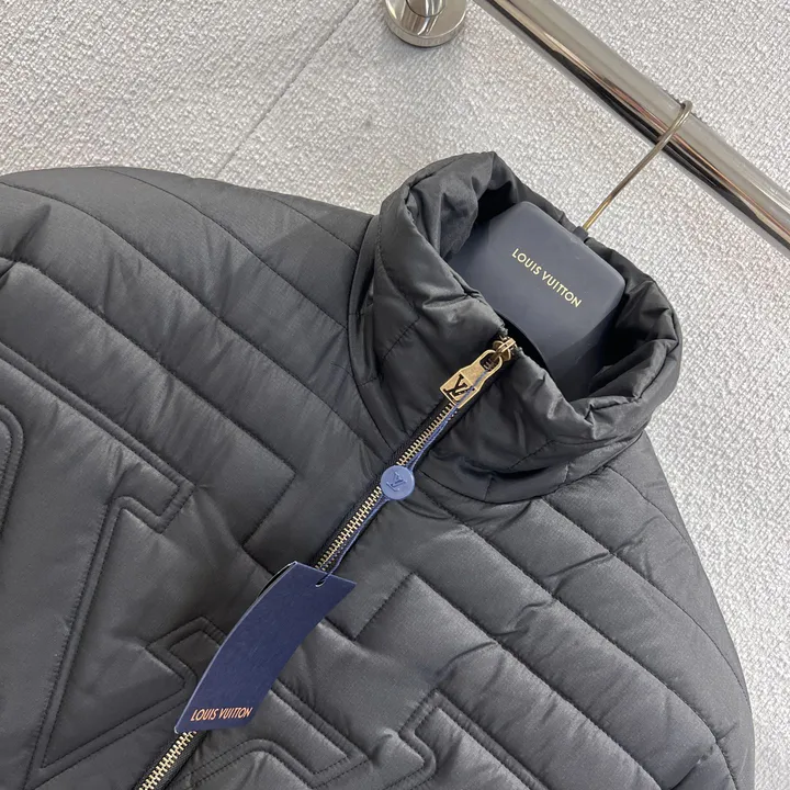 ヴィトン ダウンコート ブラック