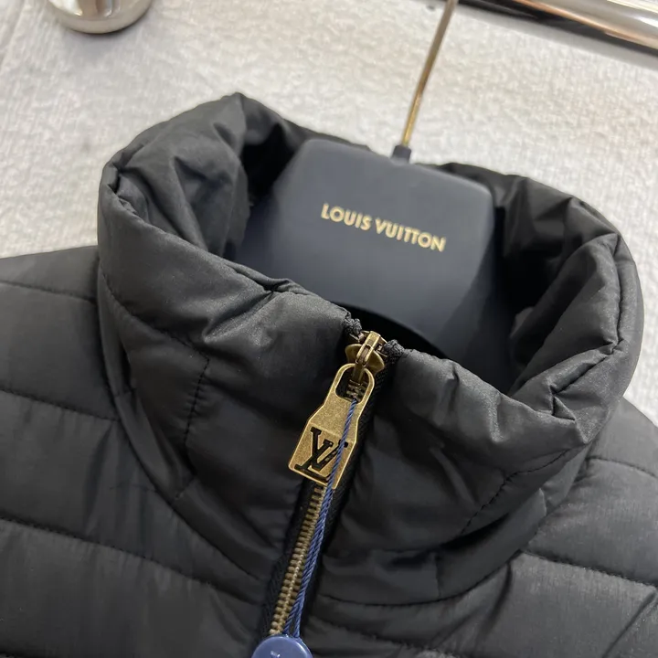 ヴィトン ダウンジャケットフード付き