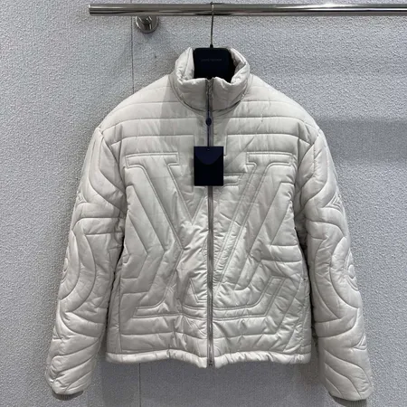 ルイヴィトン ダウンジャケット ホワイト