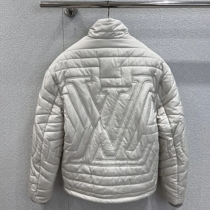 ルイヴィトン メンズダウンコート