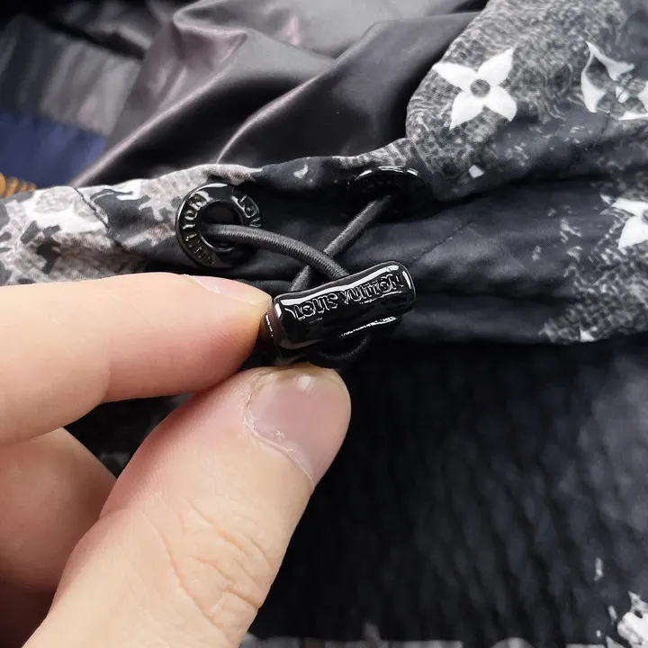 ルイヴィトン 大きいサイズ ダウンジャケット