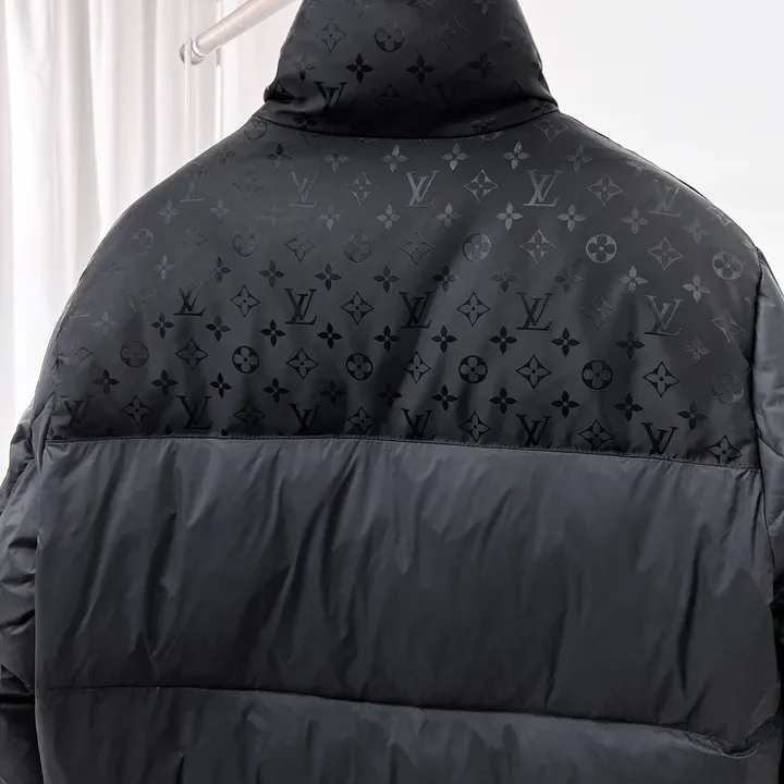 ルイヴィトン モノグラム ダウン コート