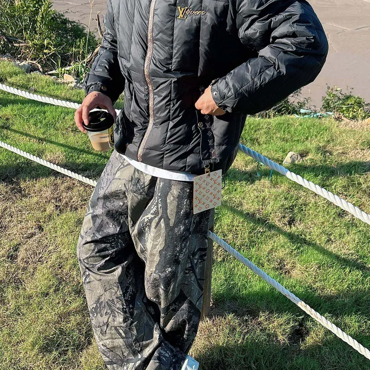 ルイヴィトン ダウンジャケット メンズ