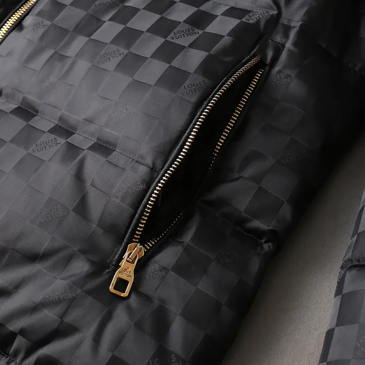 ルイヴィトン ダミエ ダウンジャケット