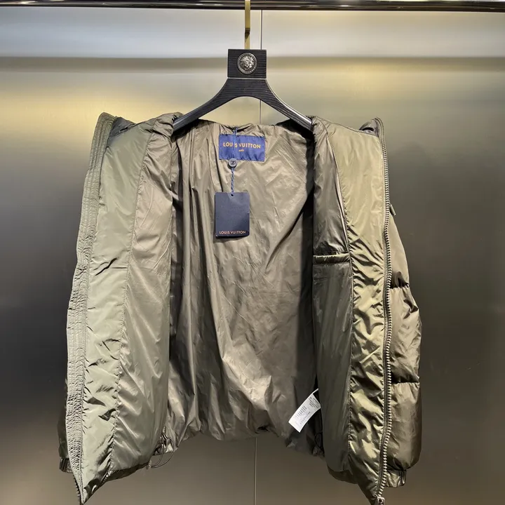 ルイヴィトン ダウンジャケットおしゃれ