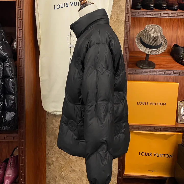 LOUIS VUITTON レザーダウンジャケット