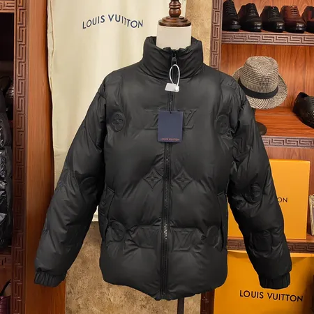 LOUIS VUITTON カーフレザー ダウンジャケット