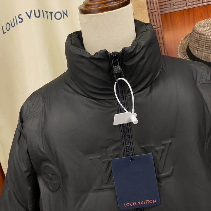 ルイヴィトン ショート丈 メンズダウン