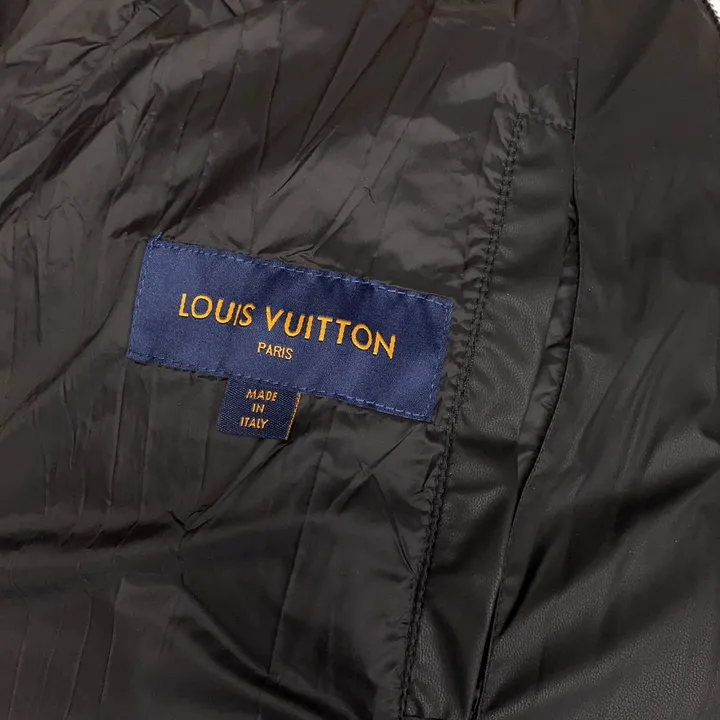 LOUIS VUITTON レザーダウンジャケット