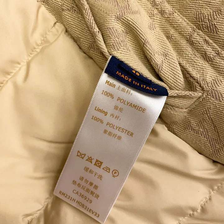 LOUIS VUITTON  ロゴ フルプリントダウンジャケット