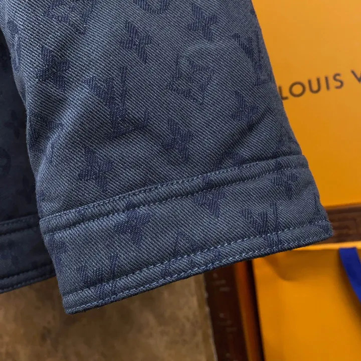 ルイヴィトン メンズ ダウンジャケット