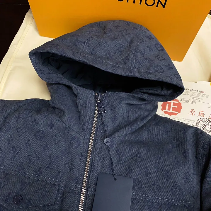 ルイヴィトン ダウンジャケット