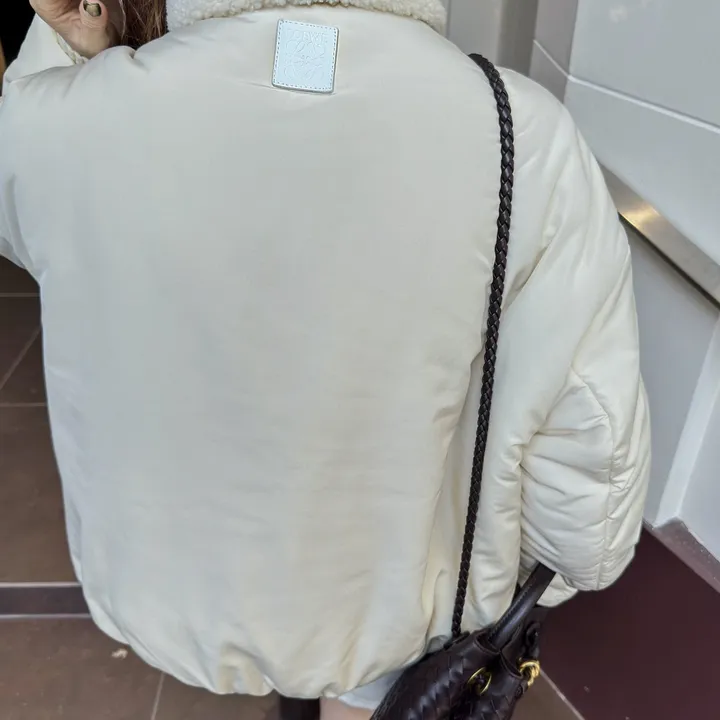 ロエベ ウンジ ライトベージュ