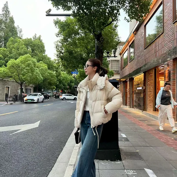 ロエベ ホワイト ダウンジャケット