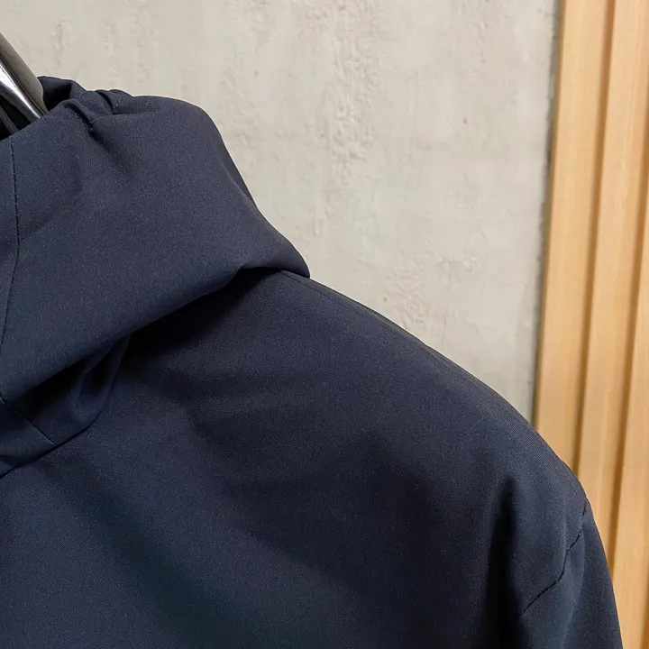 LOEWE x On フード付き パファージャケット