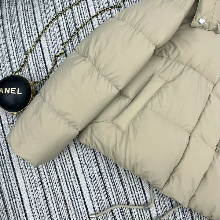 LOEWE 短丈ダウンジャケット