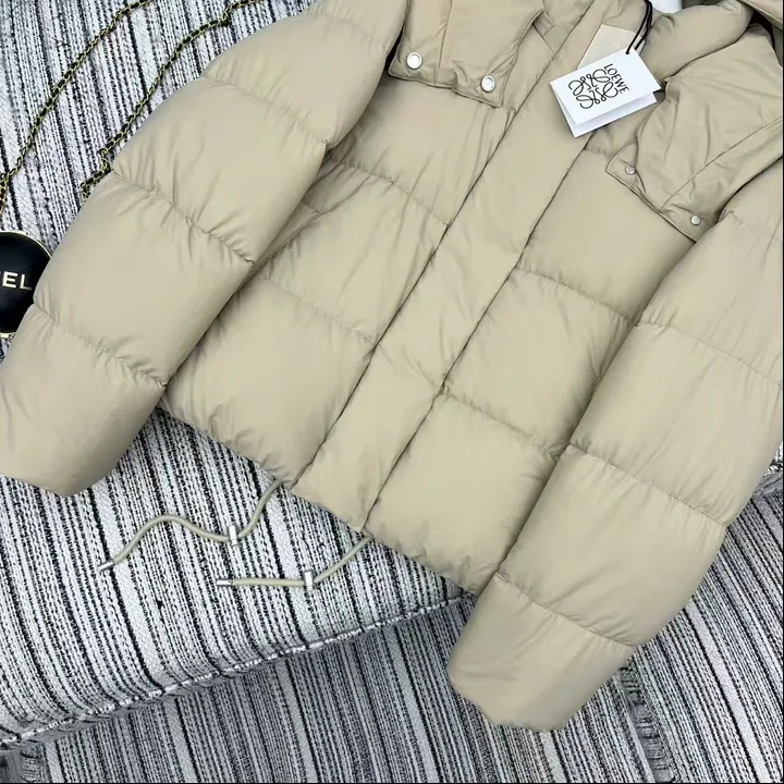 LOEWE 短丈ダウンジャケット