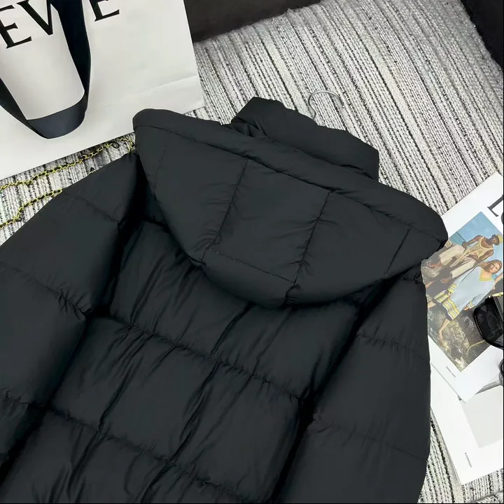 ロエベ フード付き レディースダウン