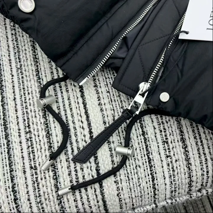 LOEWE フード付き ダウンジャケット