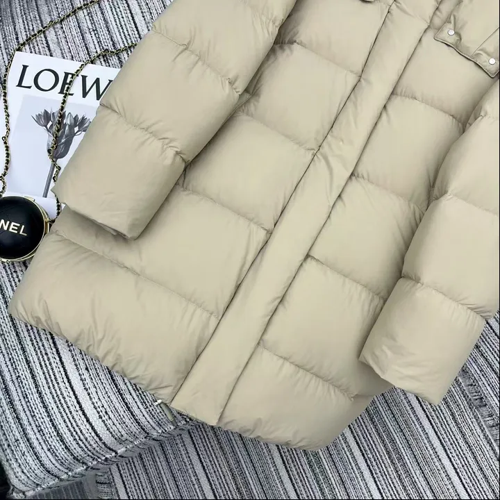 ロエベ ダウンコート ベージュ