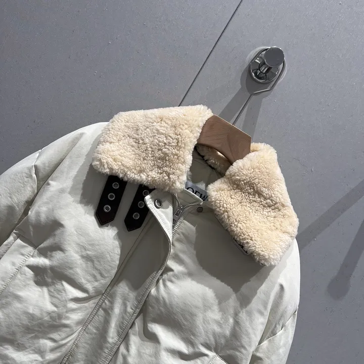 Loewe ショート ダウンコート レディース