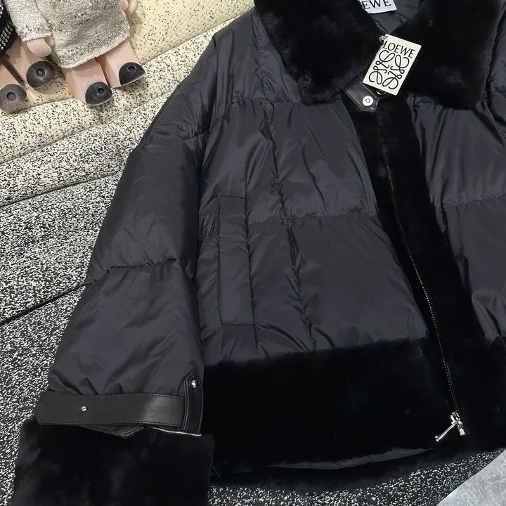 LOEWE 女の子ダウンジャケット