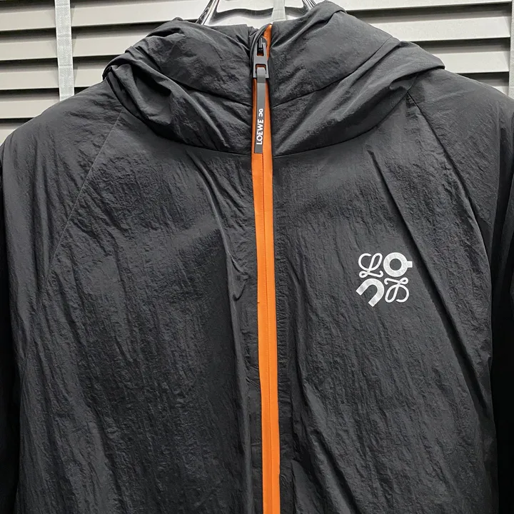 LOEWE フード付き ダウンジャケット