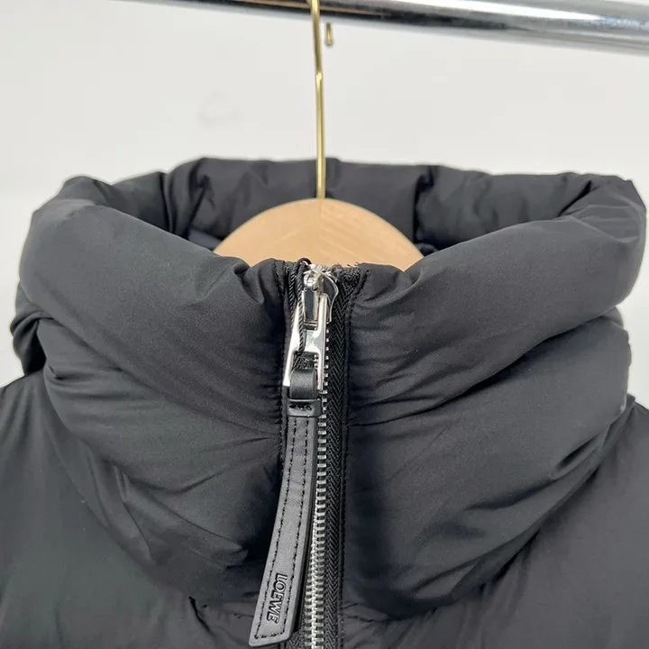 ロエベ 冬服 黒